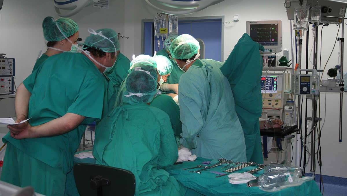c. valenciana | Cae a la mitad el número de pacientes valencianos con riesgo vital pendientes de operación y la demora baja 44 días